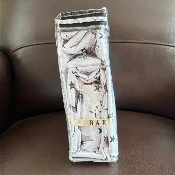 🦇 Rae Dunn Queen Sheet Set with Bat and Star Motif ✨ - Picture 2 of 6